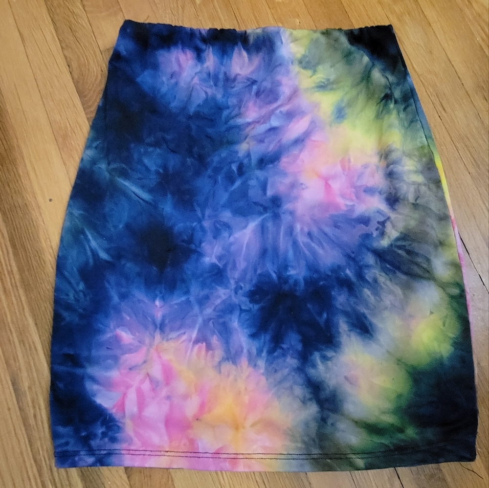 Fitted mini skirt